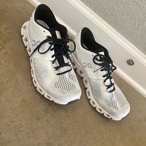 On cloud tennis shoes